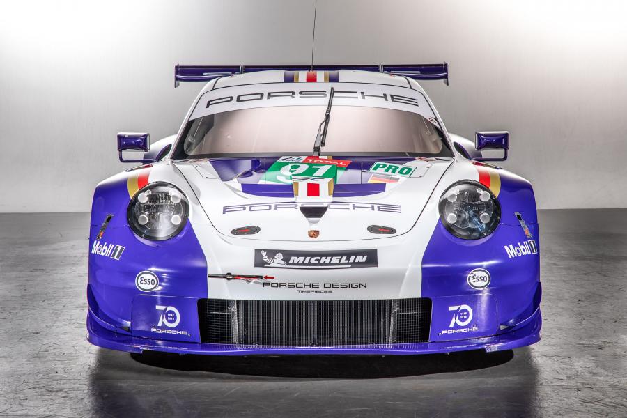  Porsche 911 RSR (991) 2018 года  (фото 7 из 13)